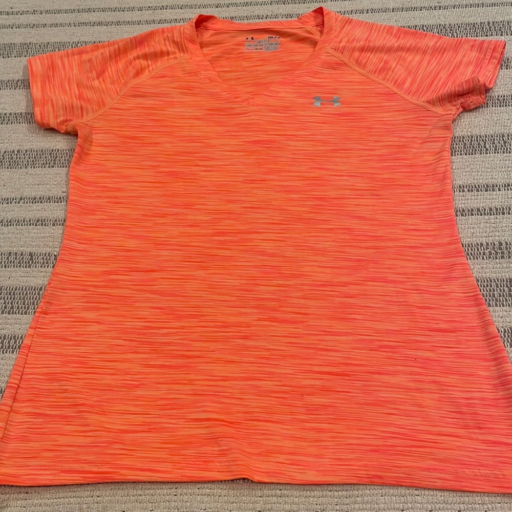 Under Armour HeatGear Women's Small Semi-Fitted shirt
